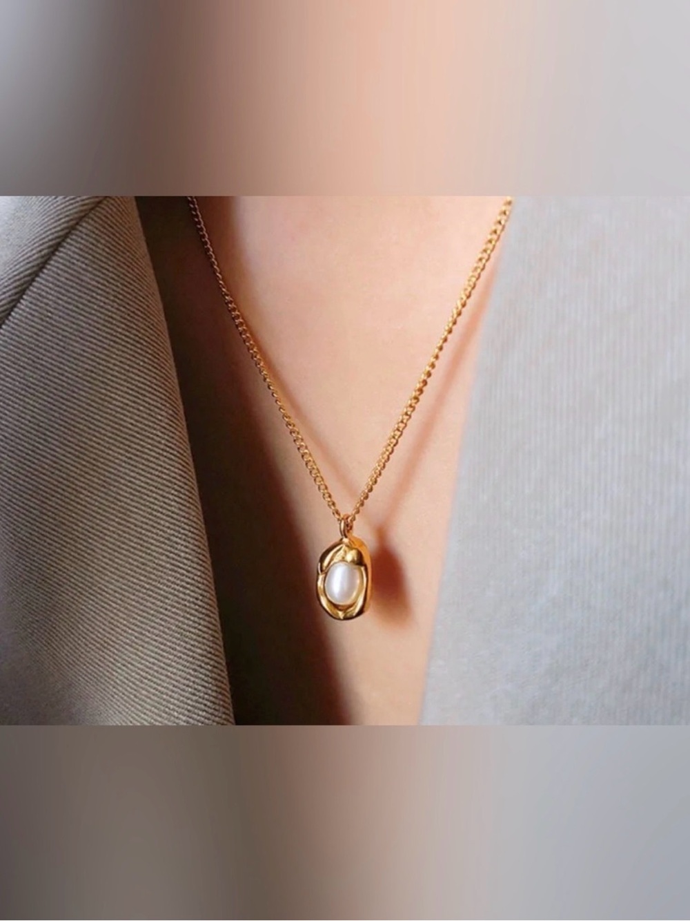 Gold Pearl Pendant Necklace
Stainless Steel - Picture 4 of 5